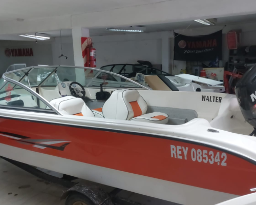 Pacu 550 con Yamaha 90hp